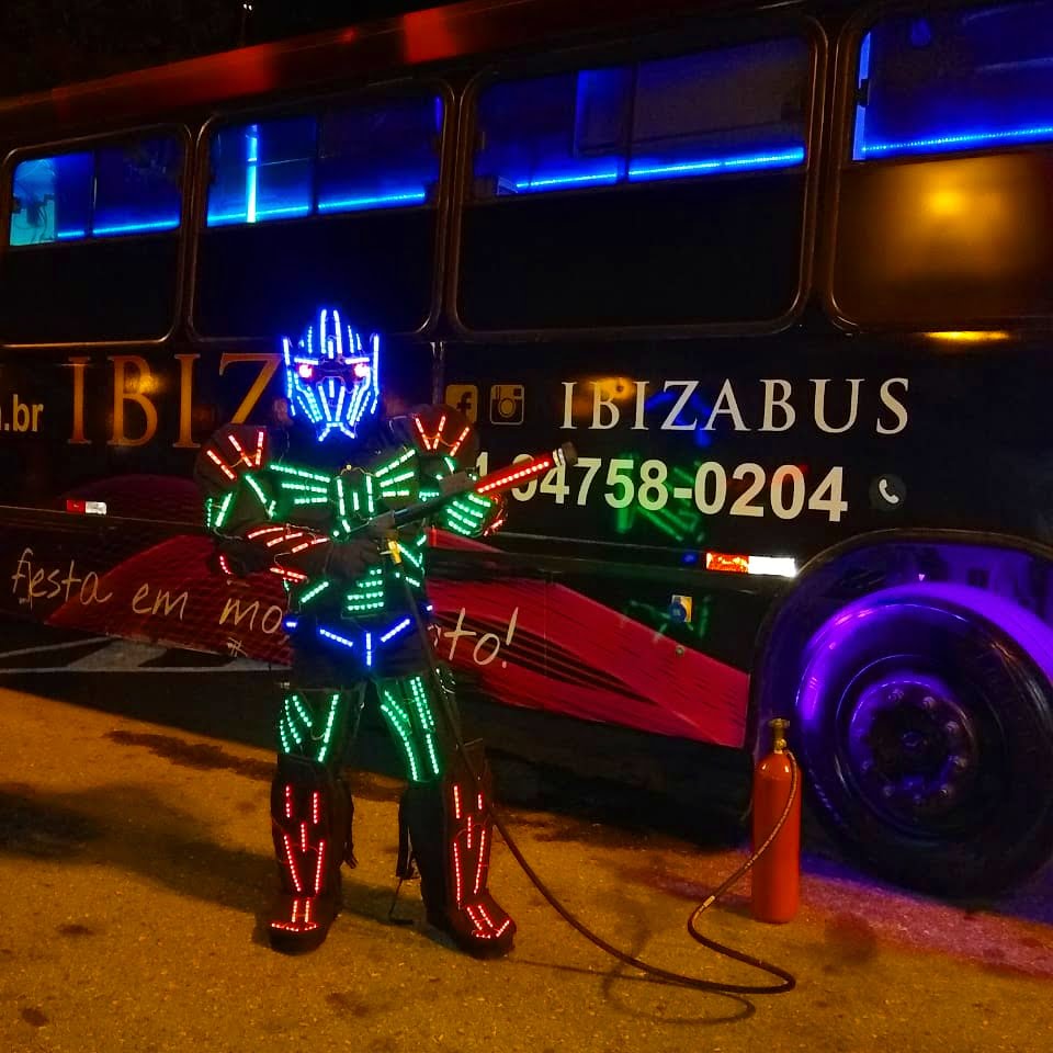 Robô de Led com luzes de led coloridas