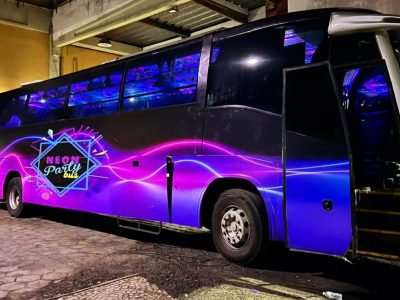 Somos o Grupo Grand Lion Limousines e Ônibus Balada. Temos uma frota de veículos que tornarão seu evento inesquecível, sendo: Limousine Hummer Lumina (Maior de SP com capacidade para até 20 pessoas) e nossos Ônibus Balada Festa no Bus, Ibiza Bus e Neon Party Bus. Não perca tempo, conheça nossos diferenciais!